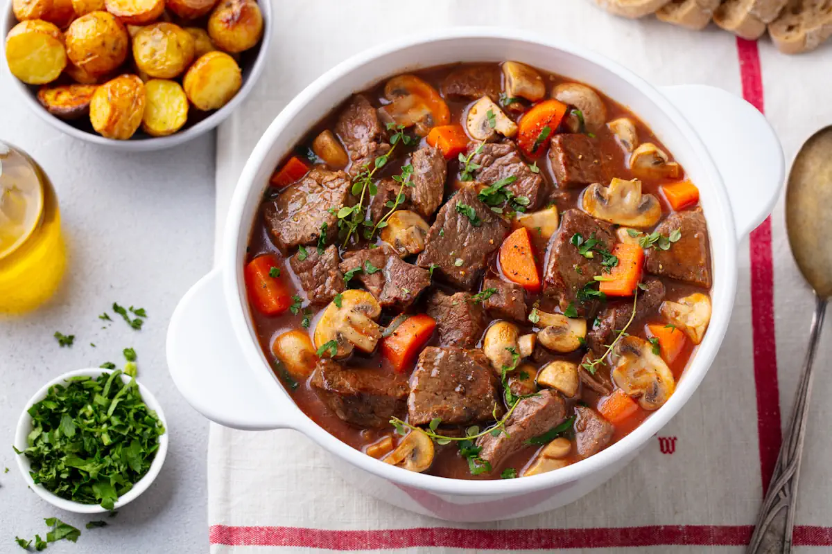 Un plat de bœuf bourguignon